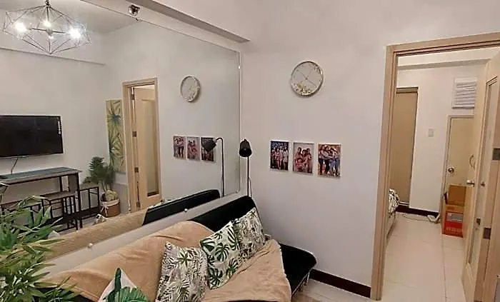 Chateau Elysee A2 Near Airport,wifi Netflix Kitchen
