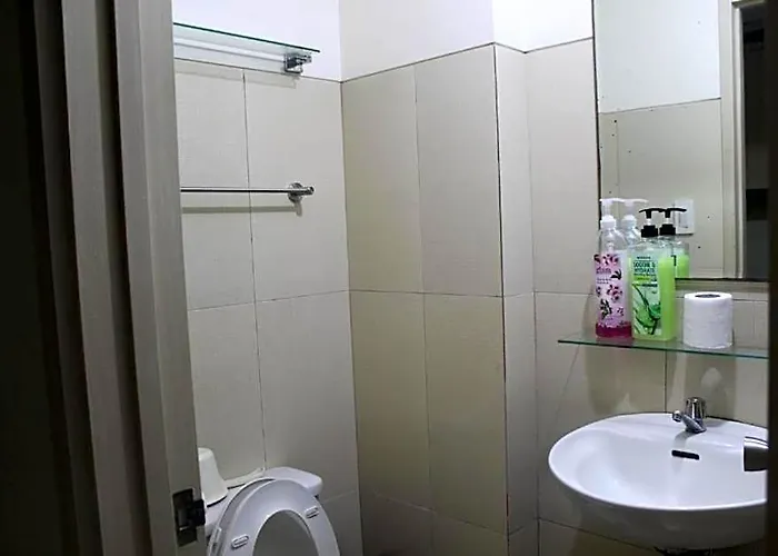 호텔 Chateau Elysee A2 Near Airport,wifi Netflix Kitchen 2*