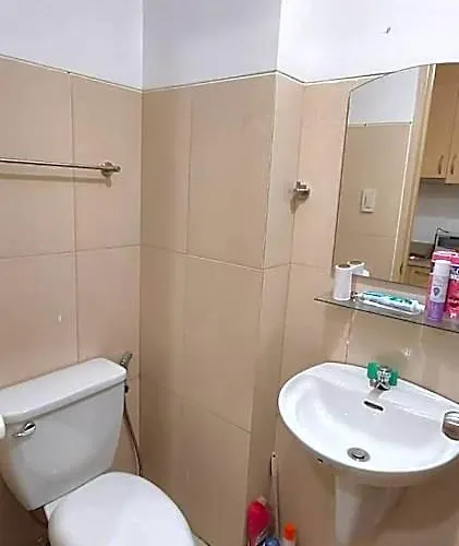 Chateau Elysee A2 Near Airport,wifi Netflix Kitchen 호텔 2*