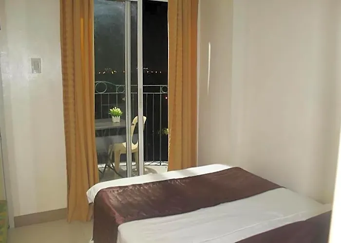 호텔 Chateau Elysee A2 Near Airport,wifi Netflix Kitchen 2*